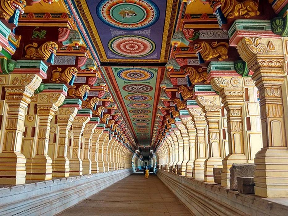 Intricate Dravidian architecture of Ramanathaswamy Temple in Rameshwaram, featuring the world-famous long pillared corridors