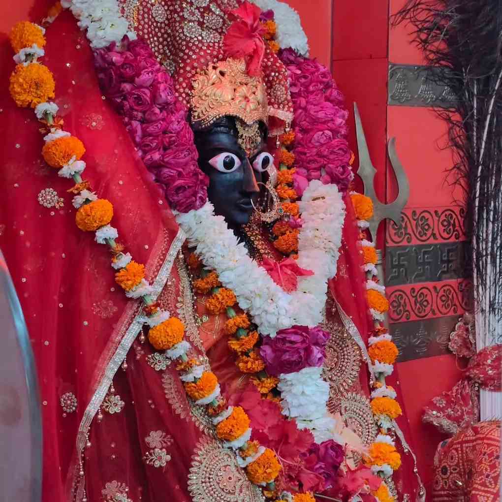 Maa Mangla Gauri idol decorated with flowers and traditional ornaments in Gaya temple
