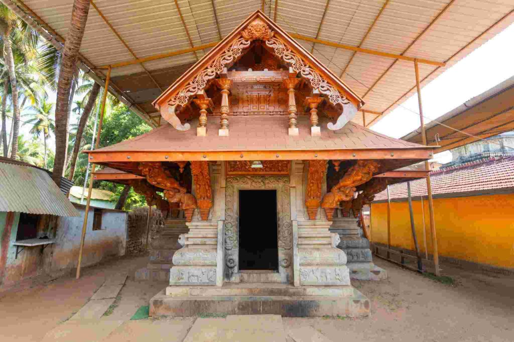 Intricate wooden architecture of temple structure near Gokarna Mahabaleshwar Temple